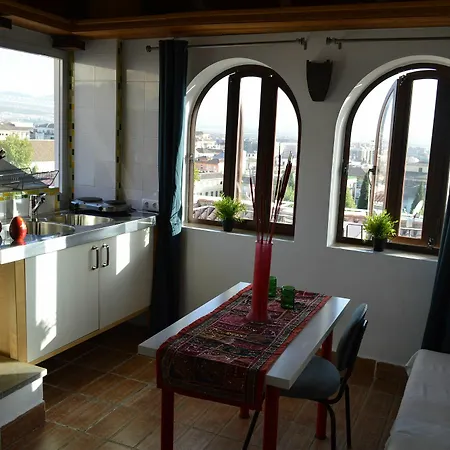 Golondrinas De La Alhambra Гранада